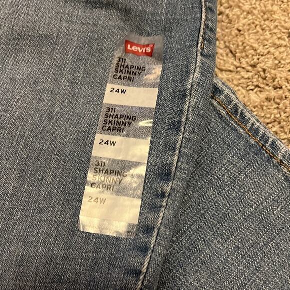 NWT Levi’s Jeans 311 Shaping Skinny Capris Womens Blue Stretch Mid Rise 24W NEW - Picture 2 of 16